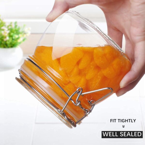 Leakproof glass storage jar with rubber gasket closure