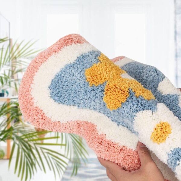 Decorative anti-slip microfiber mat for everyday use