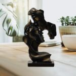 Romance figurine kissing forehead resin sculpture for home décor