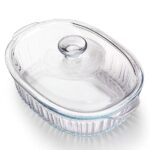 Oval glass casserole dish with transparent glass lid for baking and serving