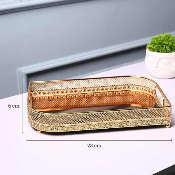 Glossy gold platter for stylish table settings and occasions