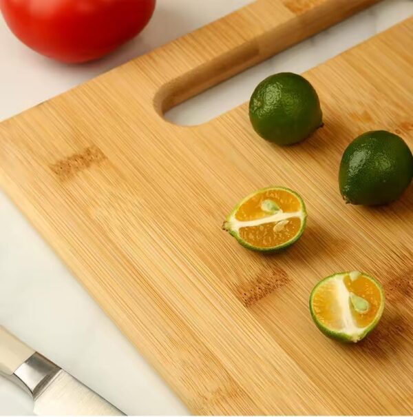 High-quality bamboo wood chopping board for home use