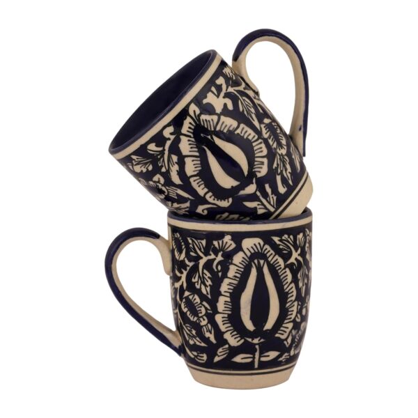 Stylish ceramic coffee mug with ergonomic handle