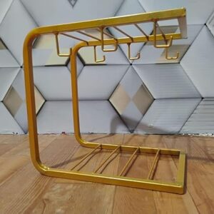 Modern cup-saucer stand for organizing coffee mugs and teacups