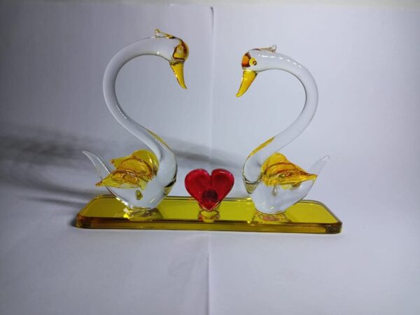 Romantic table decor glass swan pair with heart shape