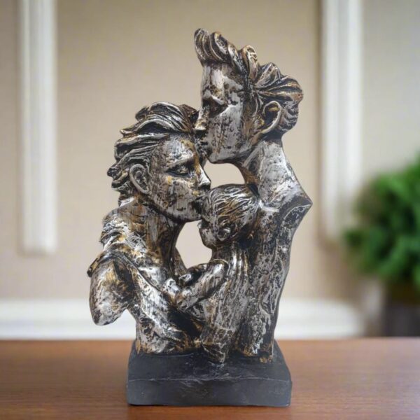 Heartfelt Family Love Figurine – Artistic Home Décor