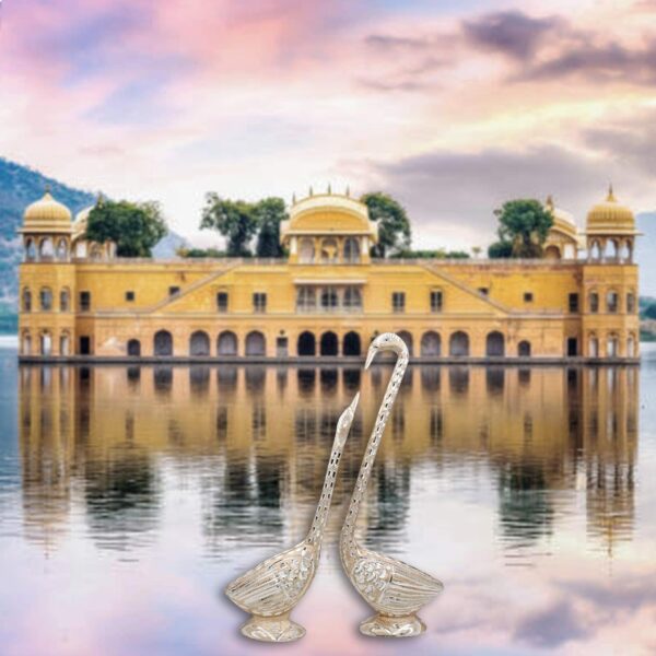 Golden metal kissing bird pair showpiece representing harmony and affection