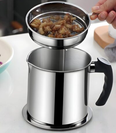 Stainless steel kitchen oil filter pot with fine mesh strainer and lid