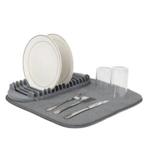 Floor-mounted dish drying rack with tiered shelves and dish mat