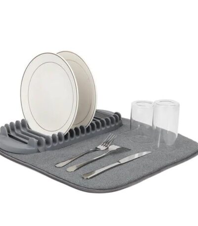 Floor-mounted dish drying rack with tiered shelves and dish mat
