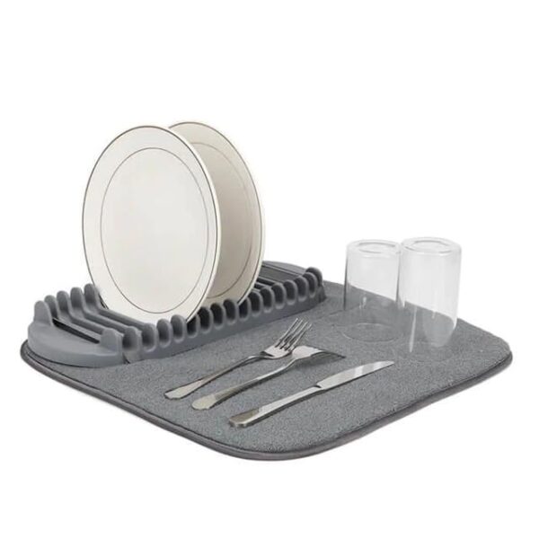 Floor-mounted dish drying rack with tiered shelves and dish mat