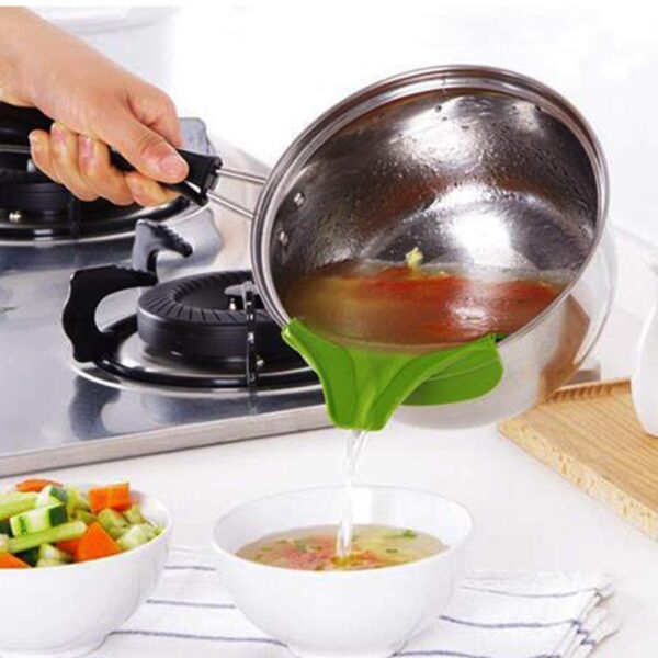 Heat-resistant silicone funnel for pouring hot soups and sauces