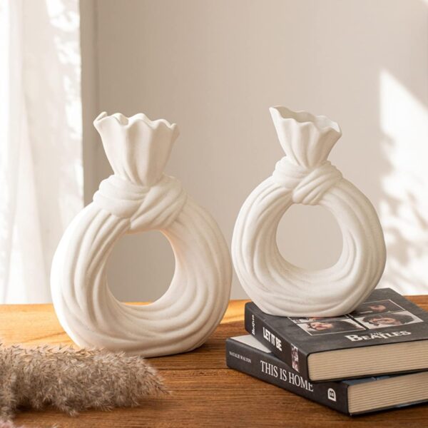 Round Ceramic Vase with Matte White Finish for Elegant Home Decoration