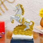 White running horse statue for home decoration on console table