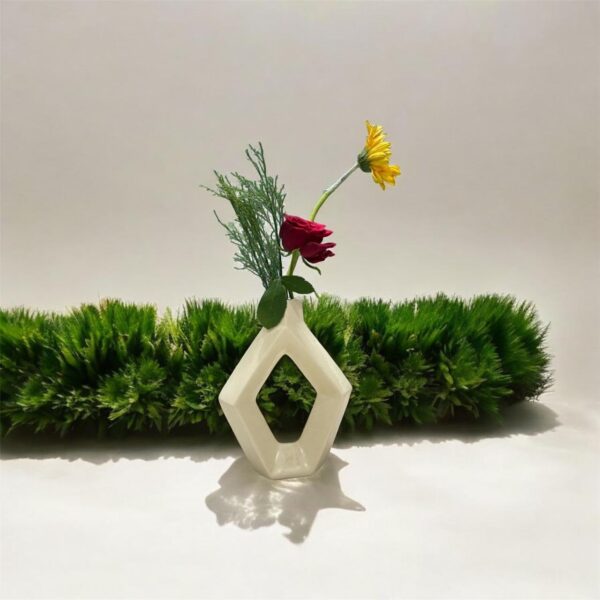 Modern geometric shaped ceramic vase for living room decoration