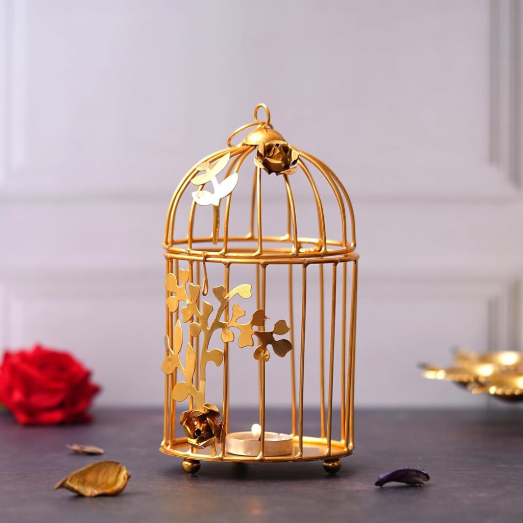 Elegant Golden Candle Holder with Shimmering Finish