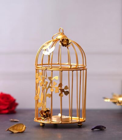 Elegant Golden Candle Holder with Shimmering Finish