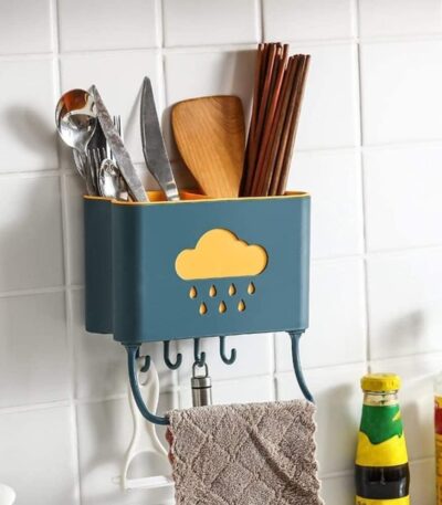 Multi-compartment plastic cutlery organizer for spoons and forks