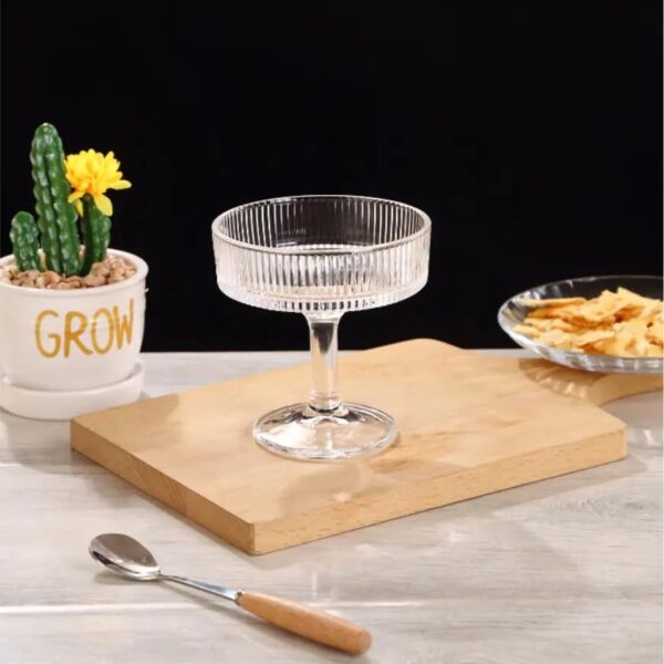 Fancy European tall sundae glass for frozen dessert