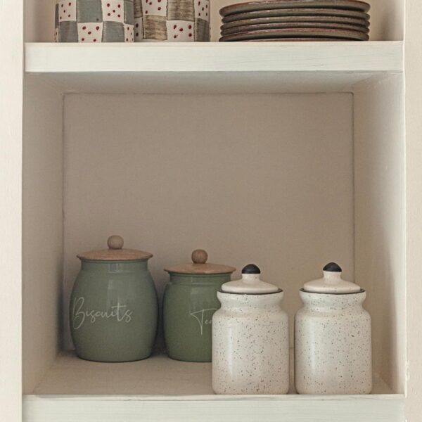 Stylish ceramic storage jar with airtight lid for dry food