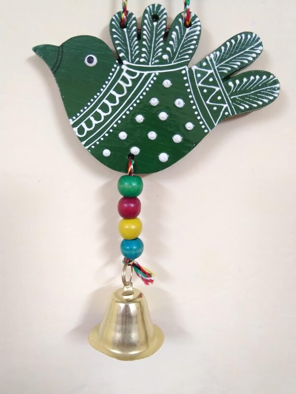 Modern nature-style birds and butterfly wall décor hanging