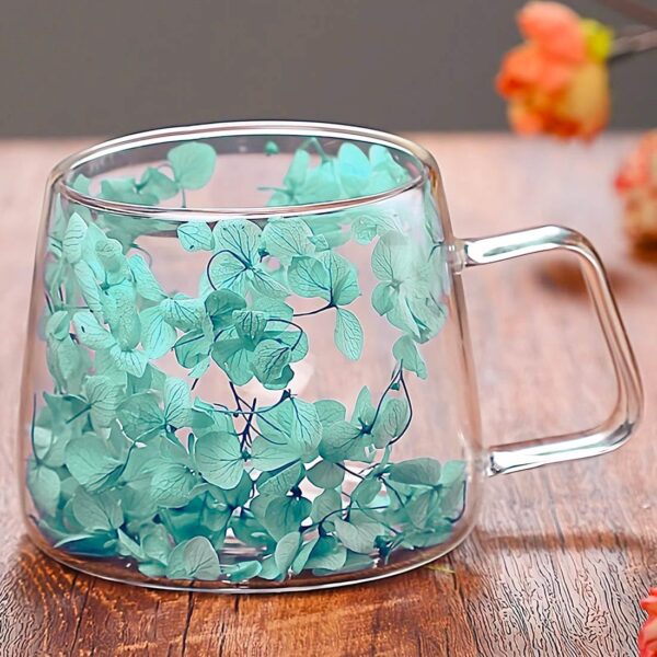 Double wall borosilicate glass cup with dried flower design