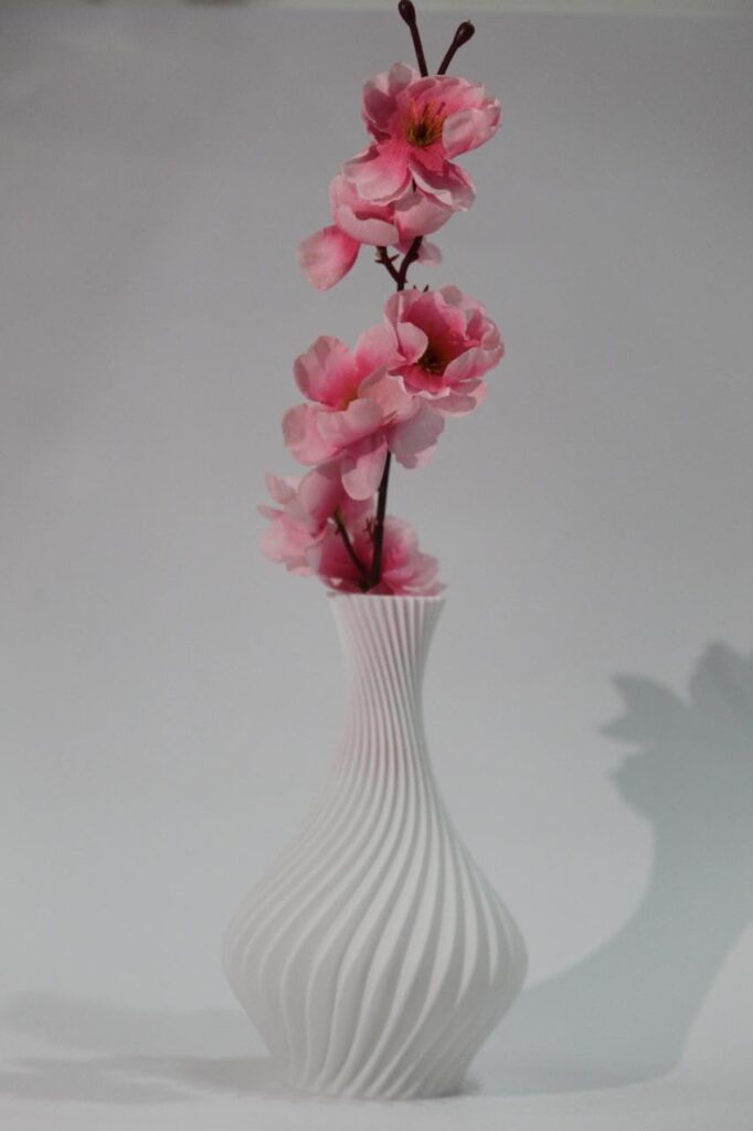 Decorative ribbed flower vase for modern home décor