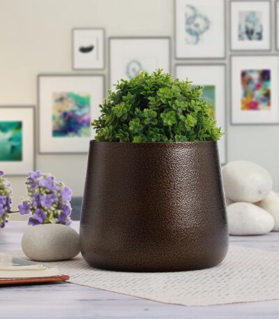 Designed metal pot for flowers in multicolour finish