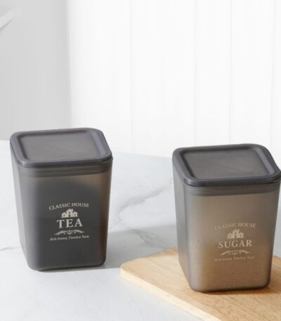Airtight classic storage containers set for dry food storage