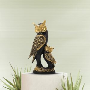 Decorative owl family statue symbol of wisdom and protection