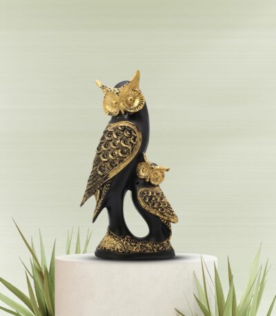 Decorative owl family statue symbol of wisdom and protection