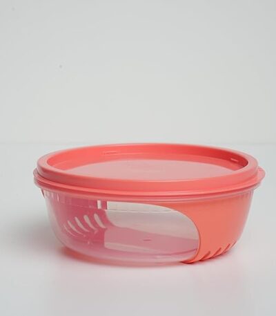 Round bowl with airtight air resistant lid for fresh food storage