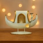 Decorative boat sculpture in white and gold metal for home décor