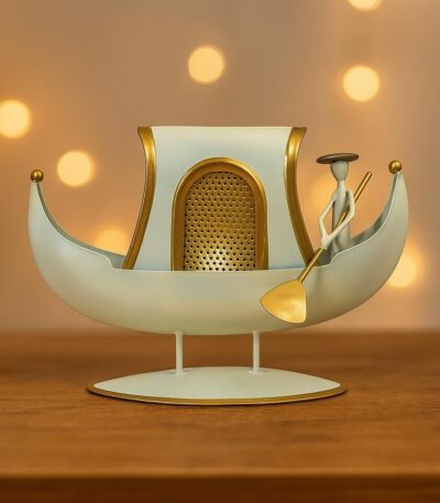 Decorative boat sculpture in white and gold metal for home décor